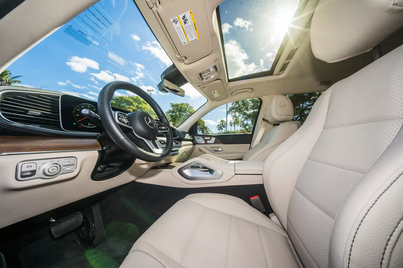 Luxurious interior of the Mercedes-Benz GLS450 Mercedes GLS450 interior