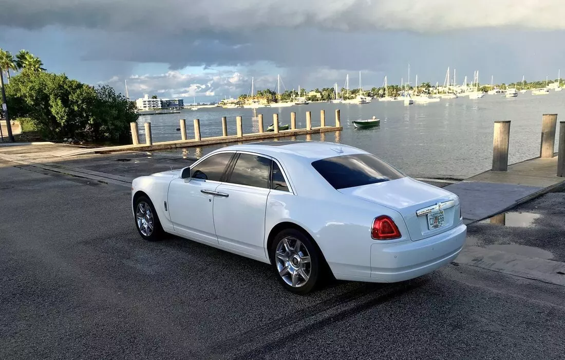 Rolls Royce Ghost — Аренда авто в Майами Rolls Royce Ghost — Аренда авто в Майами