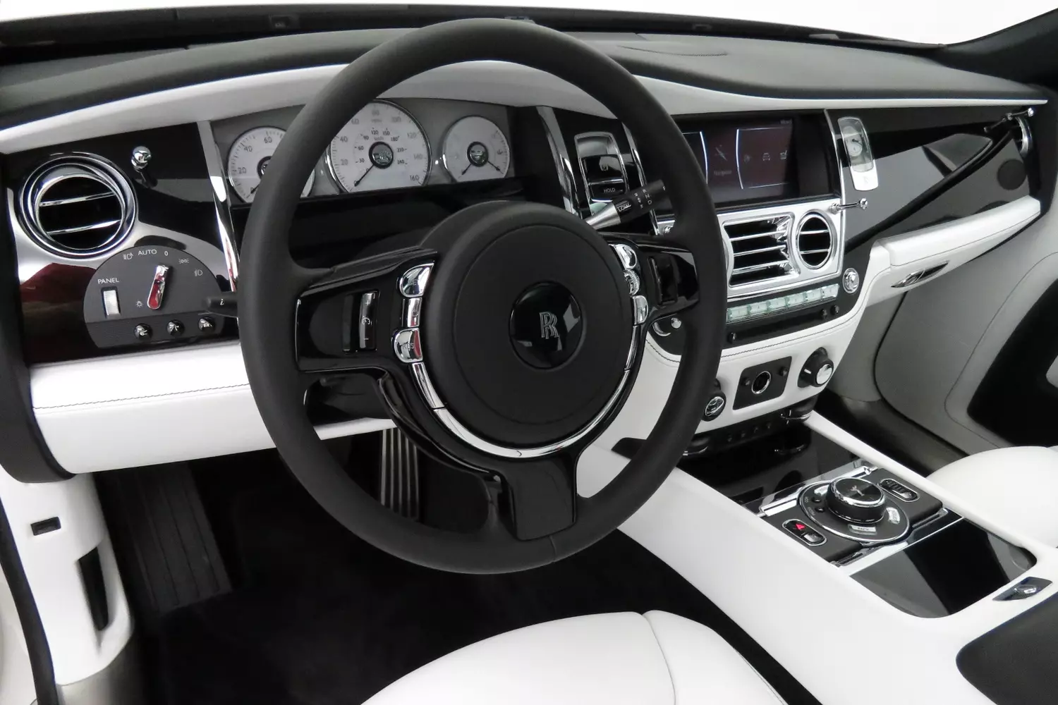 Rolls Royce Ghost в аренду в Майами Rolls Royce Ghost в аренду в Майами