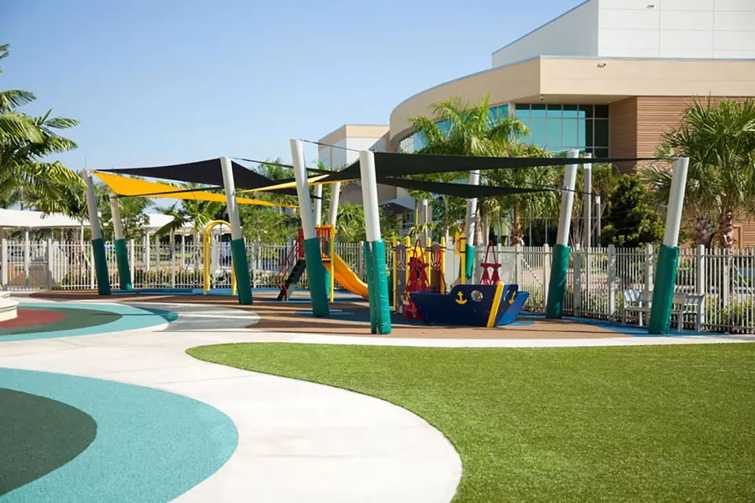 Playground at Nova University School in Florida Nova University School: Photo of the playground at the school — American Butler