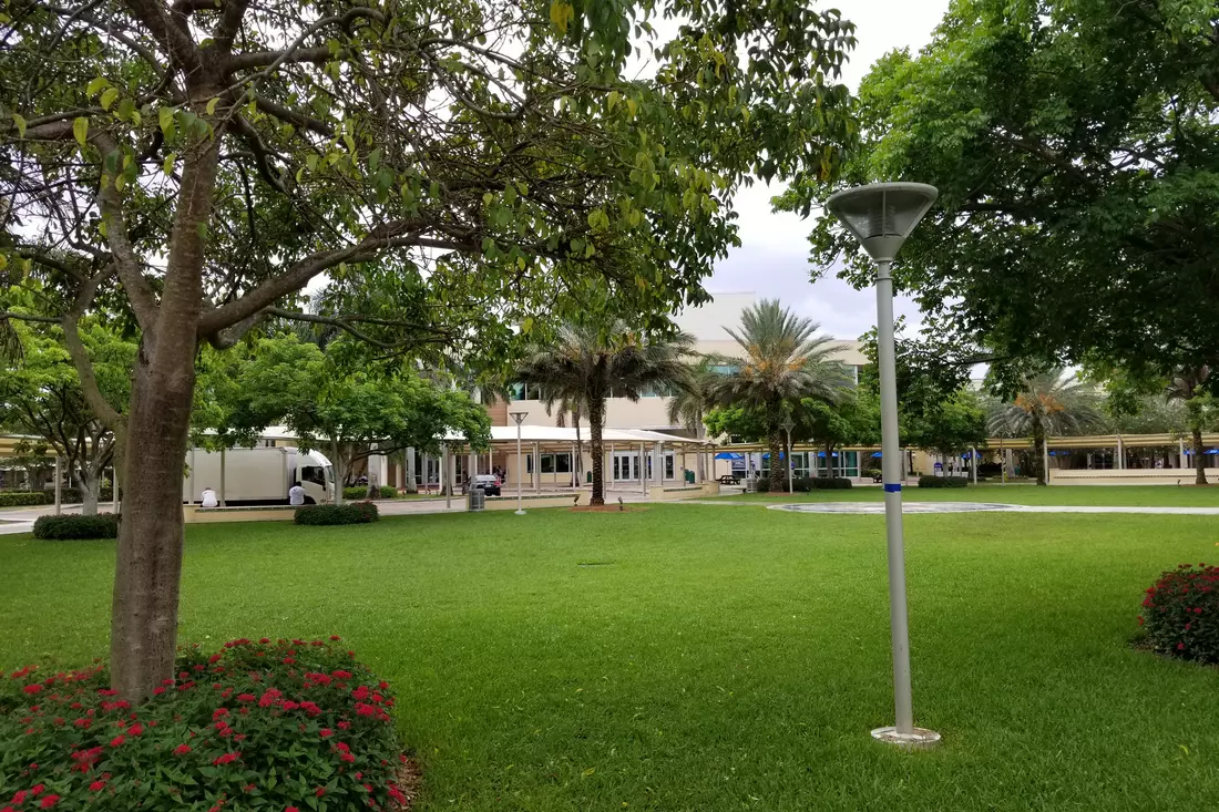 NSU University School in Florida NSU University School: Schoolyard Photos — American Butler