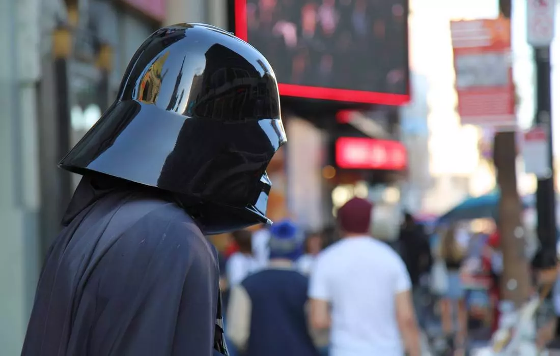 Darth Vader on Hollywood Blvd — Exclusive Star Wars-Themed Tours in California Darth Vader on Hollywood Blvd — Exclusive Star Wars-Themed Tours in California