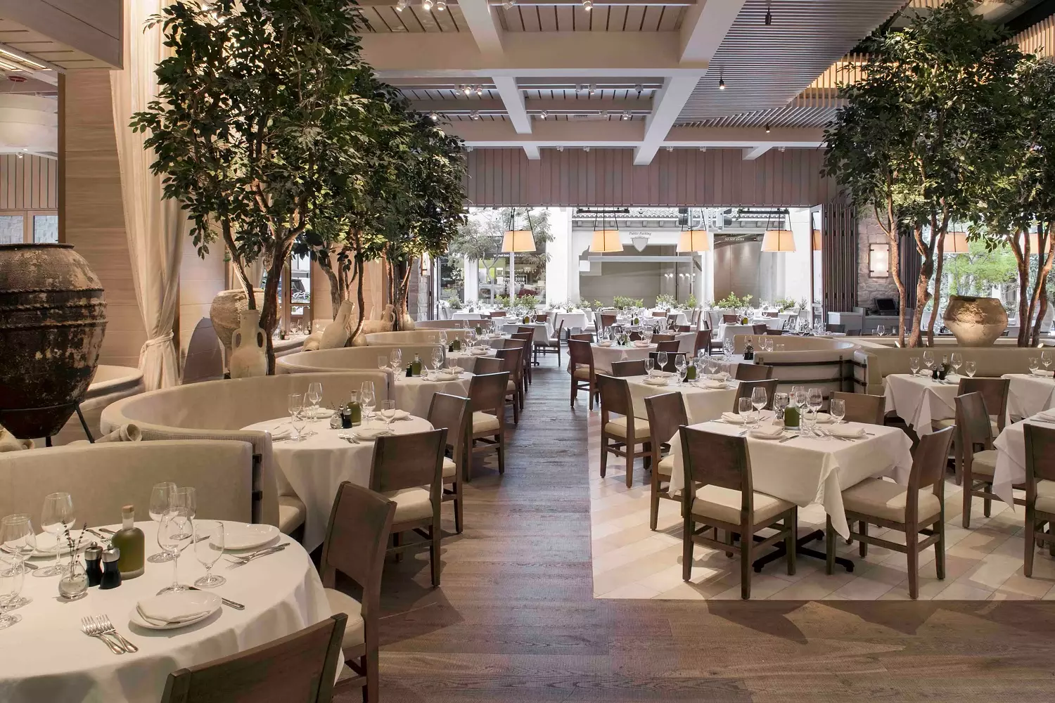 Avra Beverly Hills — греческий ресторан в Беверли-Хиллз Ресторан Avra Beverly Hills