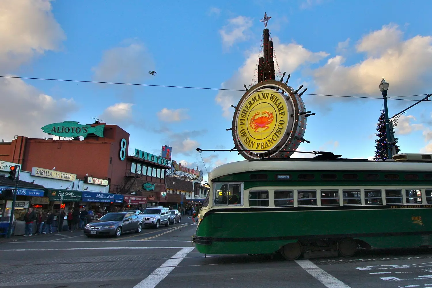 Fisherman’s Wharf: A Symbol of San Francisco Fisherman’s Wharf — San Francisco’s Waterfront District