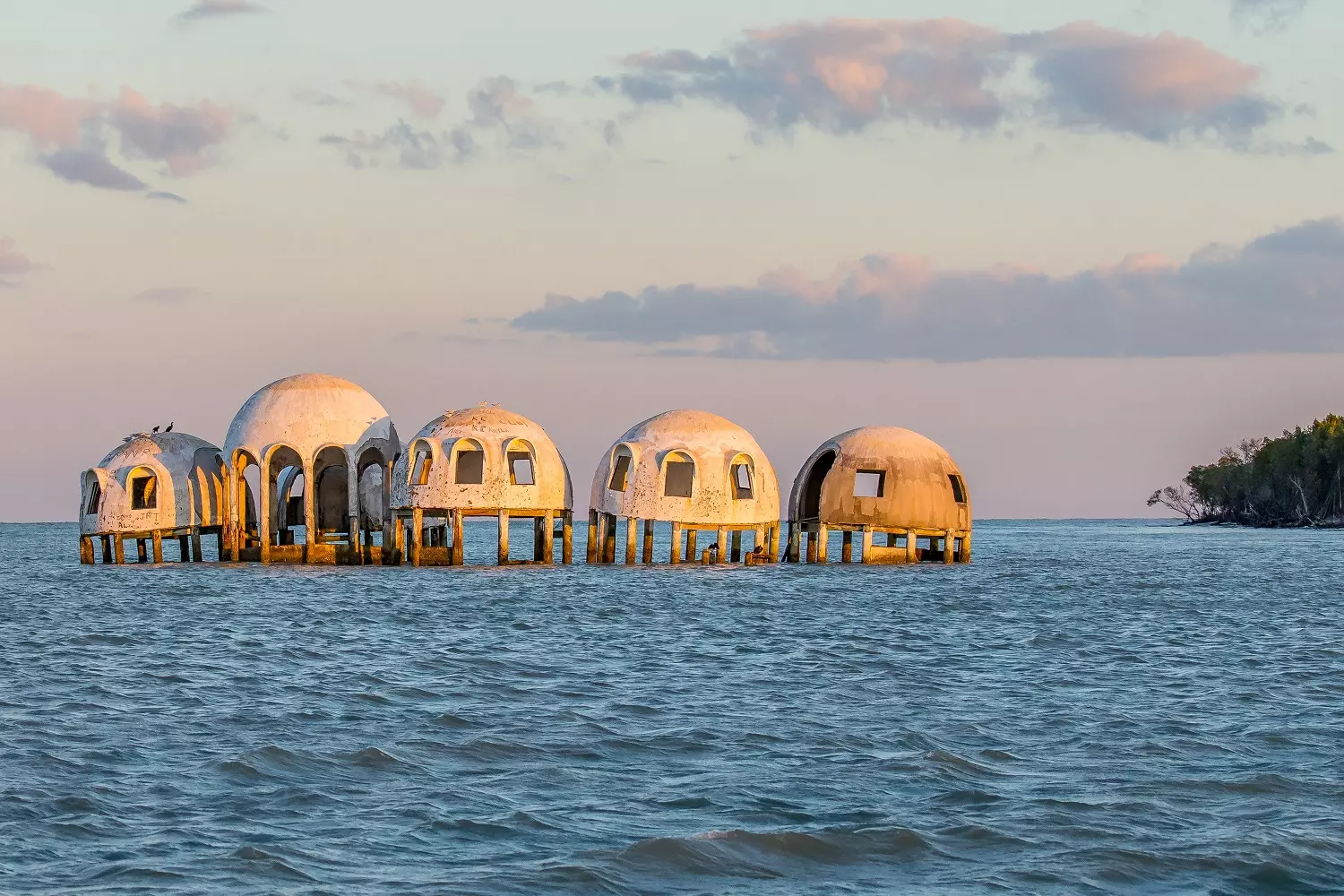 Dome House against the ocean Dome House at Cape Romano against the ocean