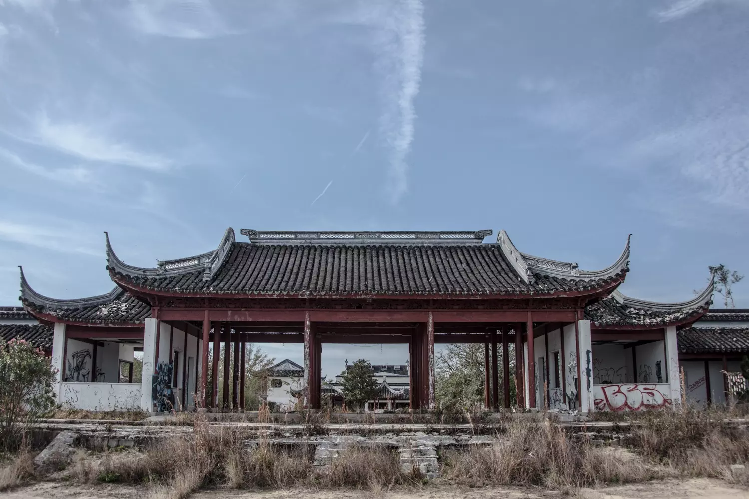 Splendid China — after closure Splendid China — ruined buildings after closure