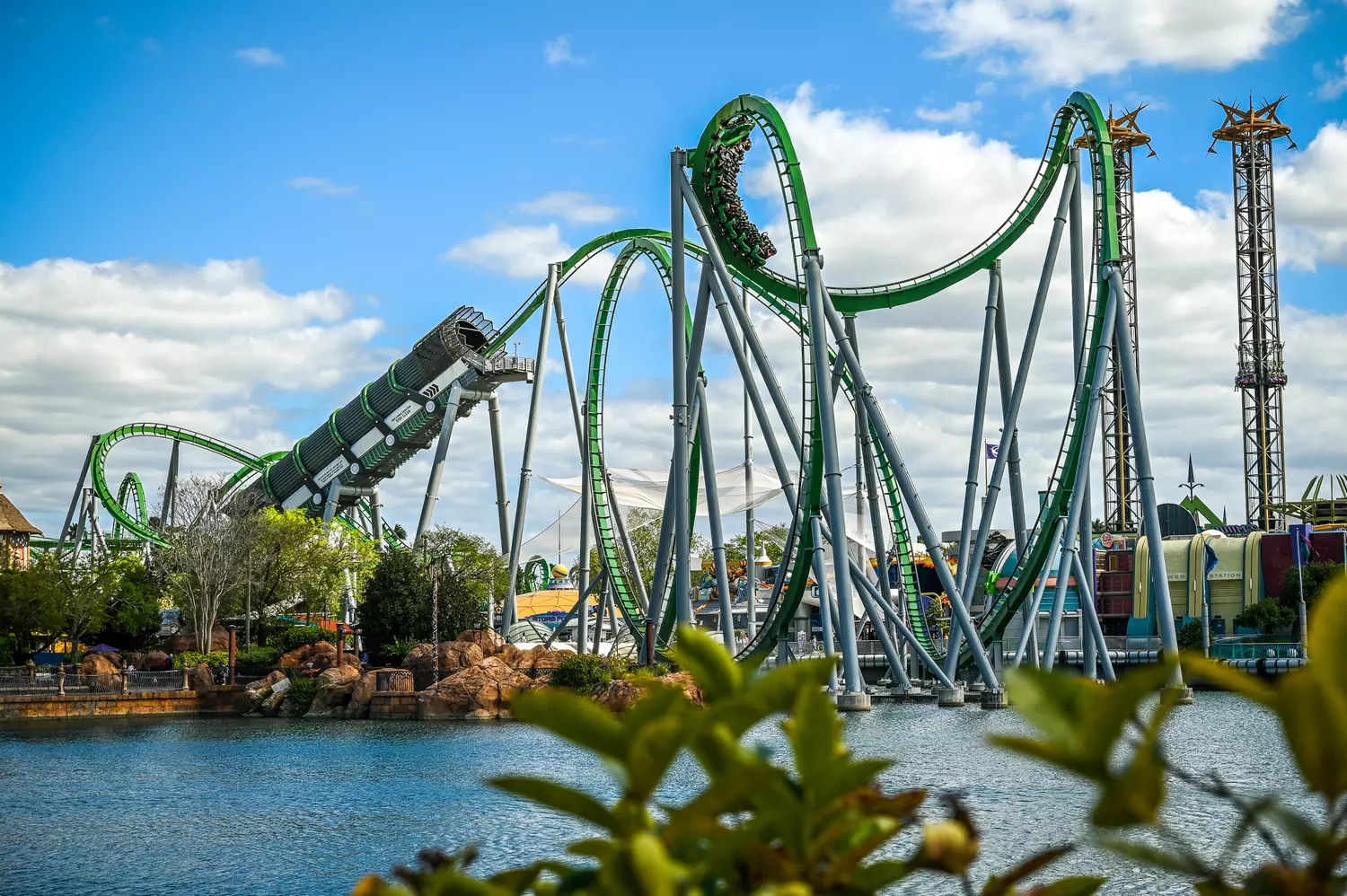 Thrilling water slides at Islands of Adventure in Florida — maximum drive Extreme water slides at Adventure Island water park (Florida) with splashes and a tropical setting