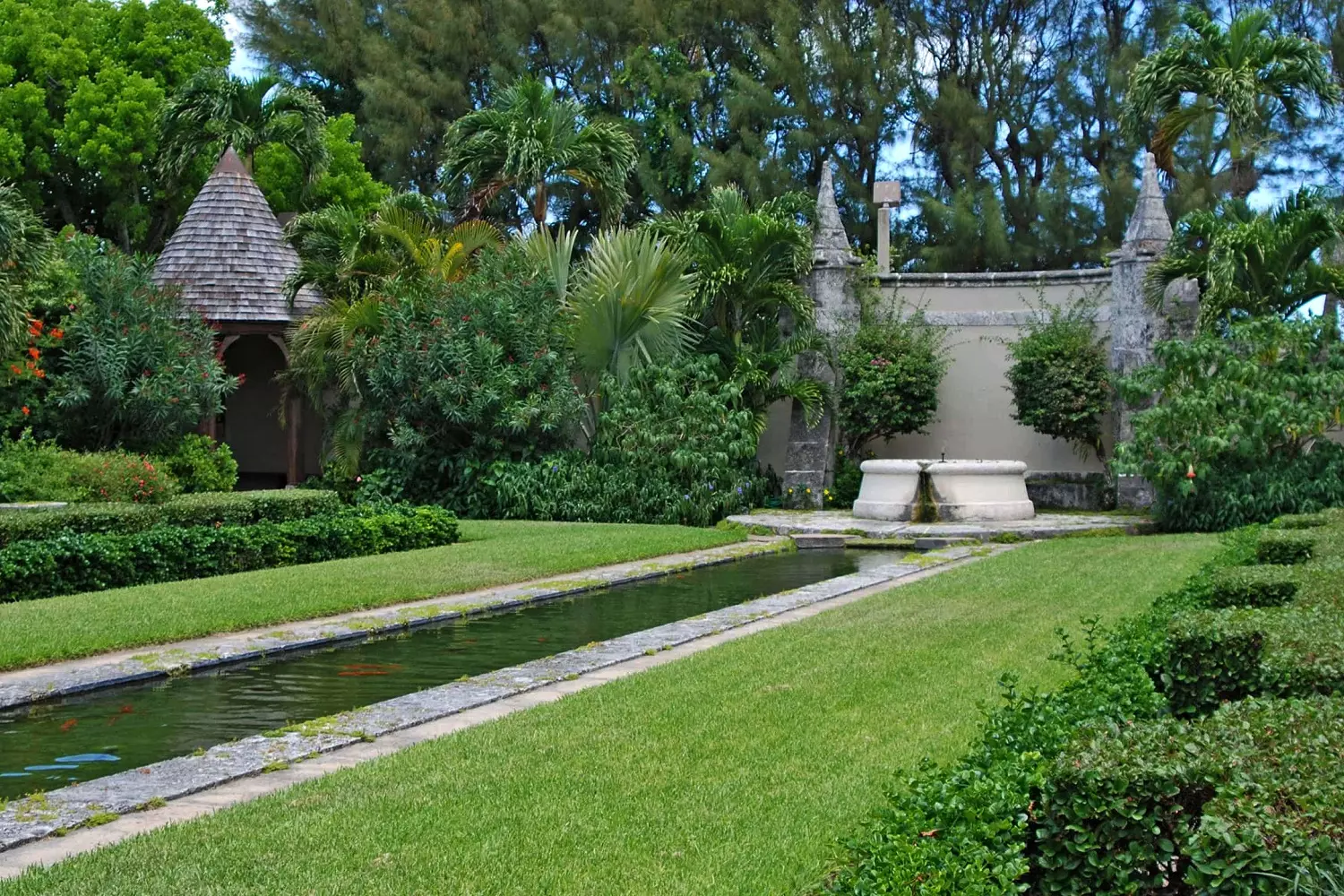 Grounds of Bethesda-By-The-Sea Church Courtyard and garden areas of Bethesda-By-The-Sea Church