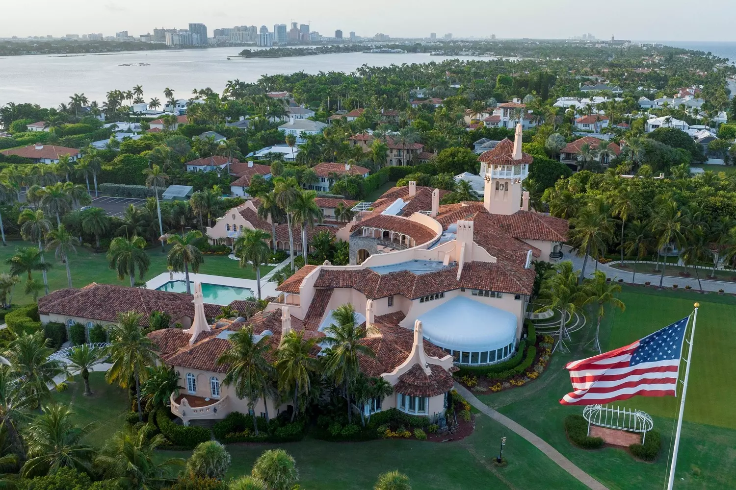 Aerial view of the Mar-a-Lago estate Mar-a-Lago bird's-eye view