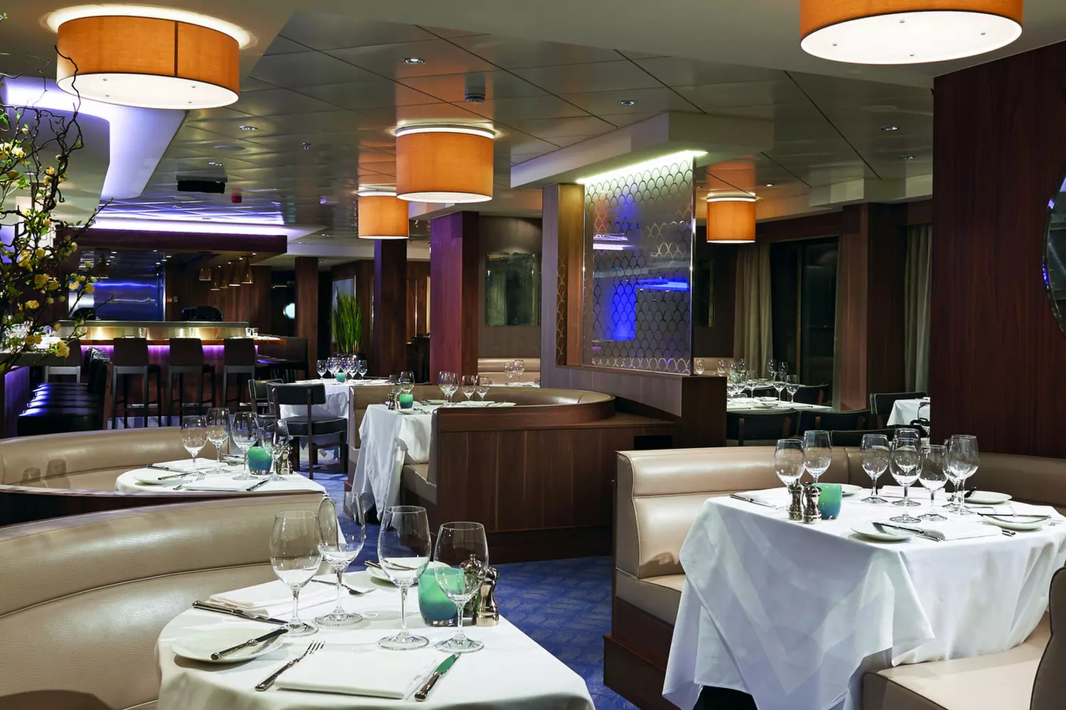 Award-winning restaurants: Norwegian Getaway’s culinary excellence Fine-dining restaurant aboard Norwegian Getaway — gourmet cuisine and sophisticated ambiance