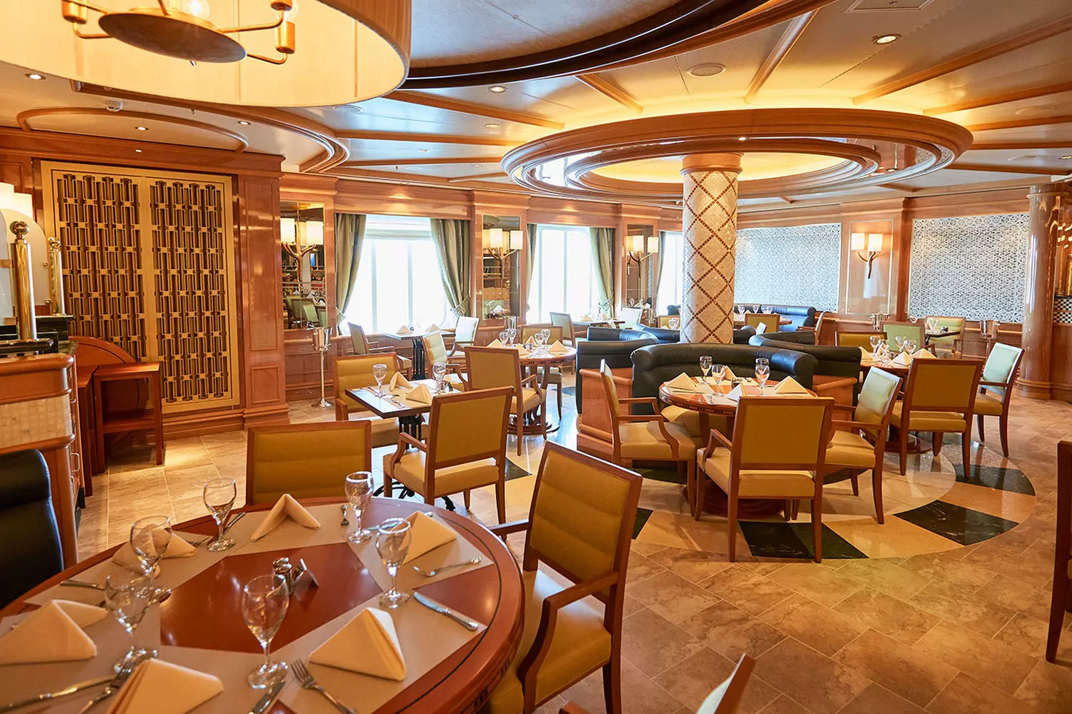 Royal Princess ship restaurant — fine dining experience Elegant restaurant aboard Royal Princess cruise ship