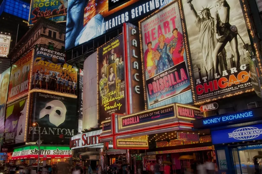 Бродвейские хиты: ТОП-мюзиклов, которые стоит увидеть хотя бы раз в жизни - American Butler