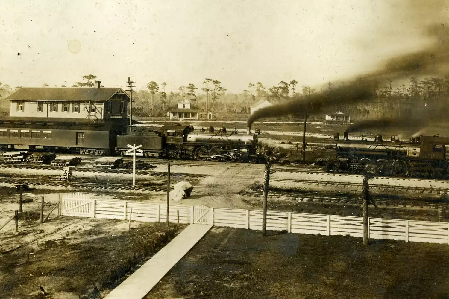 Historical photo of a U.S. railroad U.S. Railroad in the late 19th century