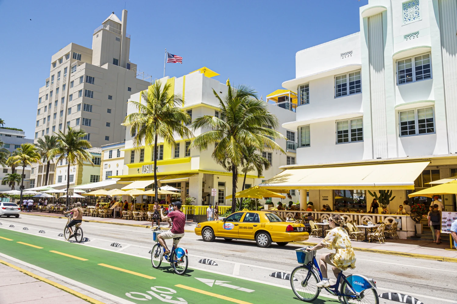 Historic Art Deco District in Miami Beach Art Deco Buildings on Ocean Drive, Miami Beach