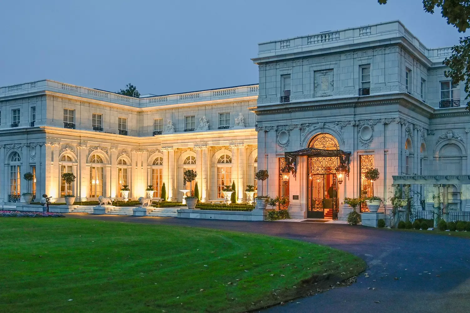 Rosecliff — the site of legendary Gilded Age balls Elegant facade of Rosecliff Mansion in Rhode Island