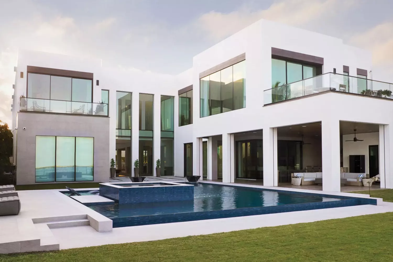 Serena Williams' Mansion in Palm Beach Serena Williams' Luxurious House in Palm Beach Area