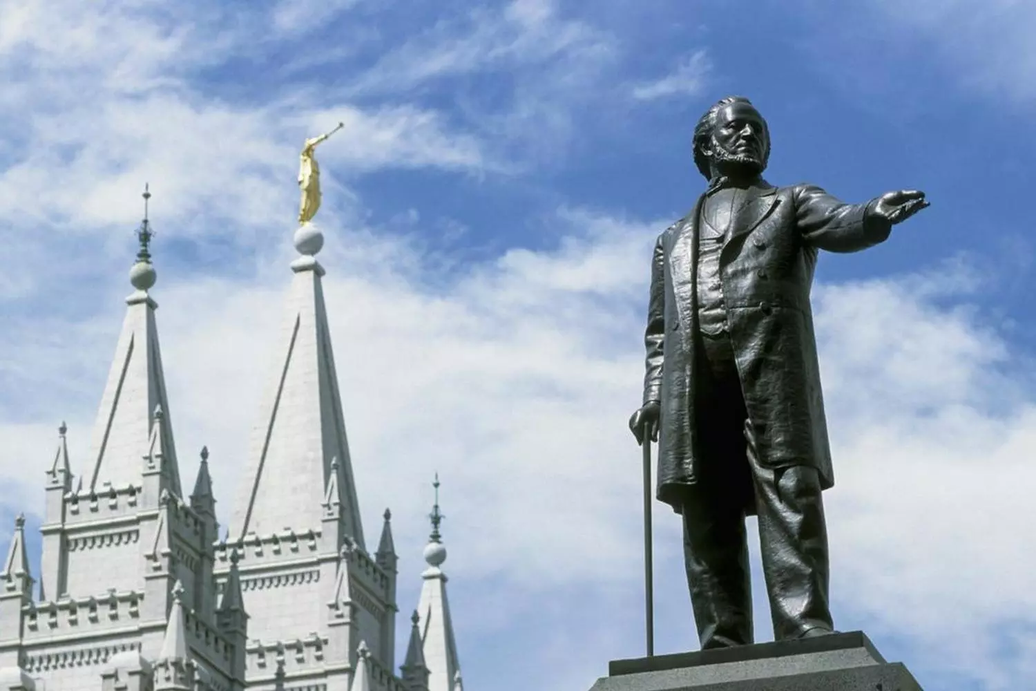 Monument to Joseph Smith: Founder of Mormonism A bronze statue of Joseph Smith, the prophet and founder of the Latter-day Saint movement, holding a book in his hands