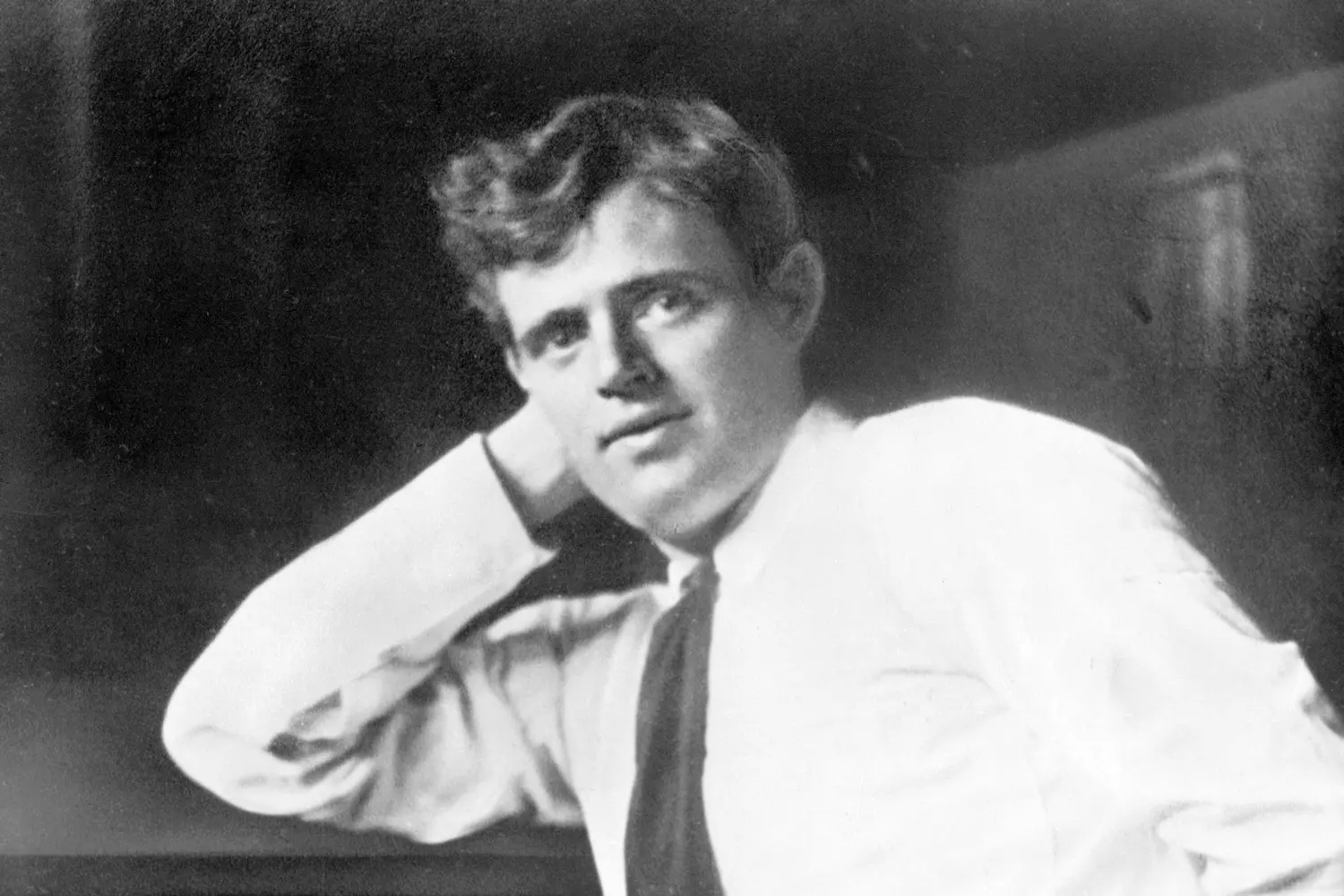 Jack London — American Literature in the 20th Century — American Butler Photo of Jack London — US Literature in the 20th Century