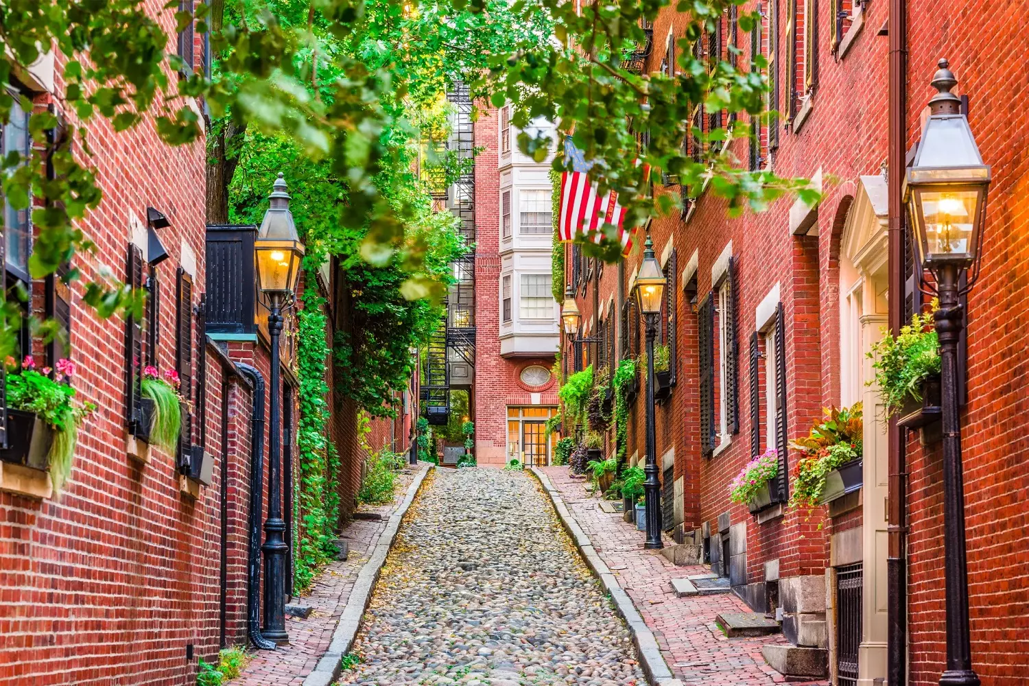 Acorn Street in Boston Historic Acorn Street in Boston