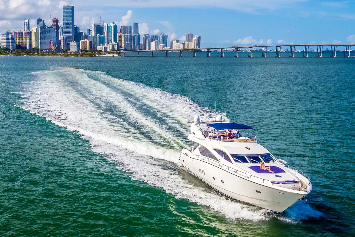 82’ Sunseeker Top Gun — Yacht Rentals in Miami 82’ Sunseeker Top Gun — Yacht Rentals in Miami