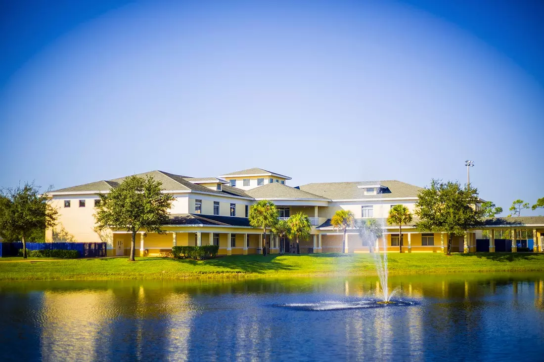 slider - American Butler