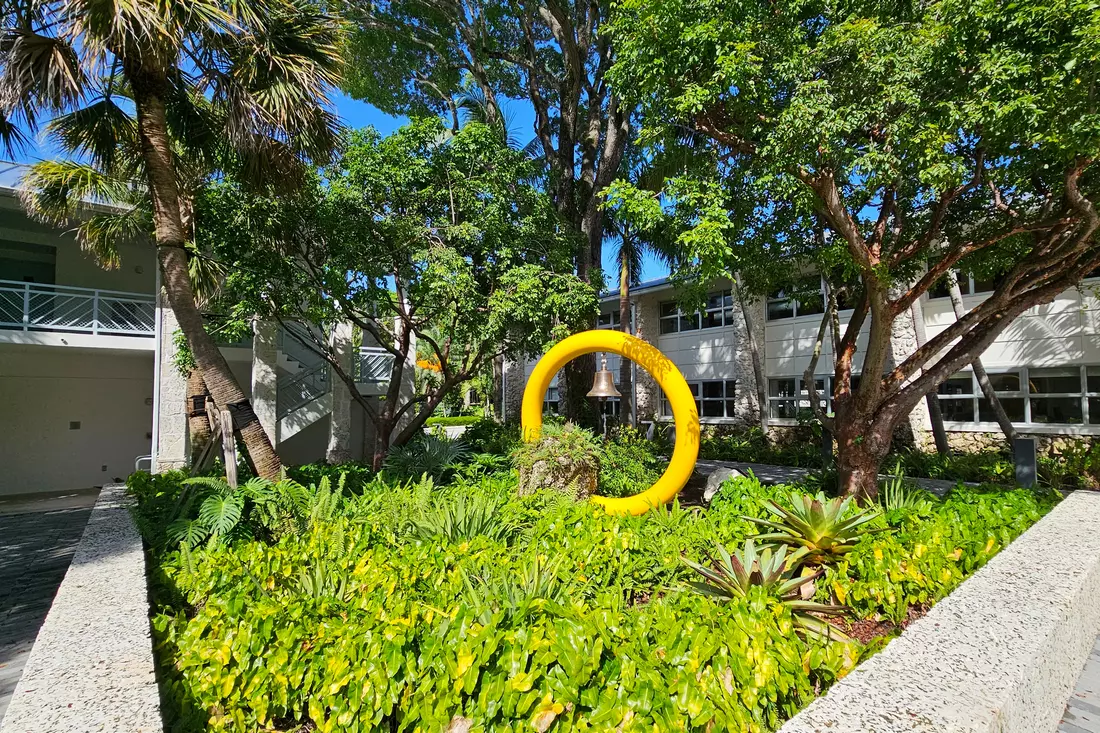 slider - American Butler