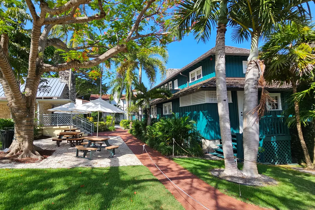 slider - American Butler