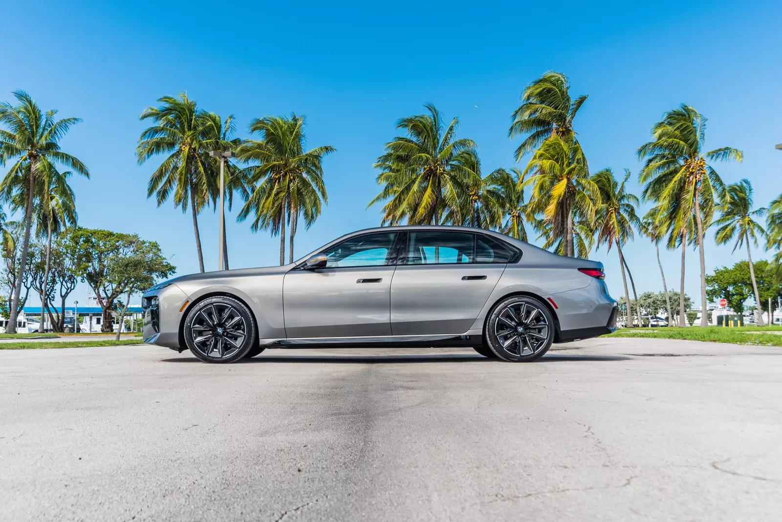 slider - American Butler