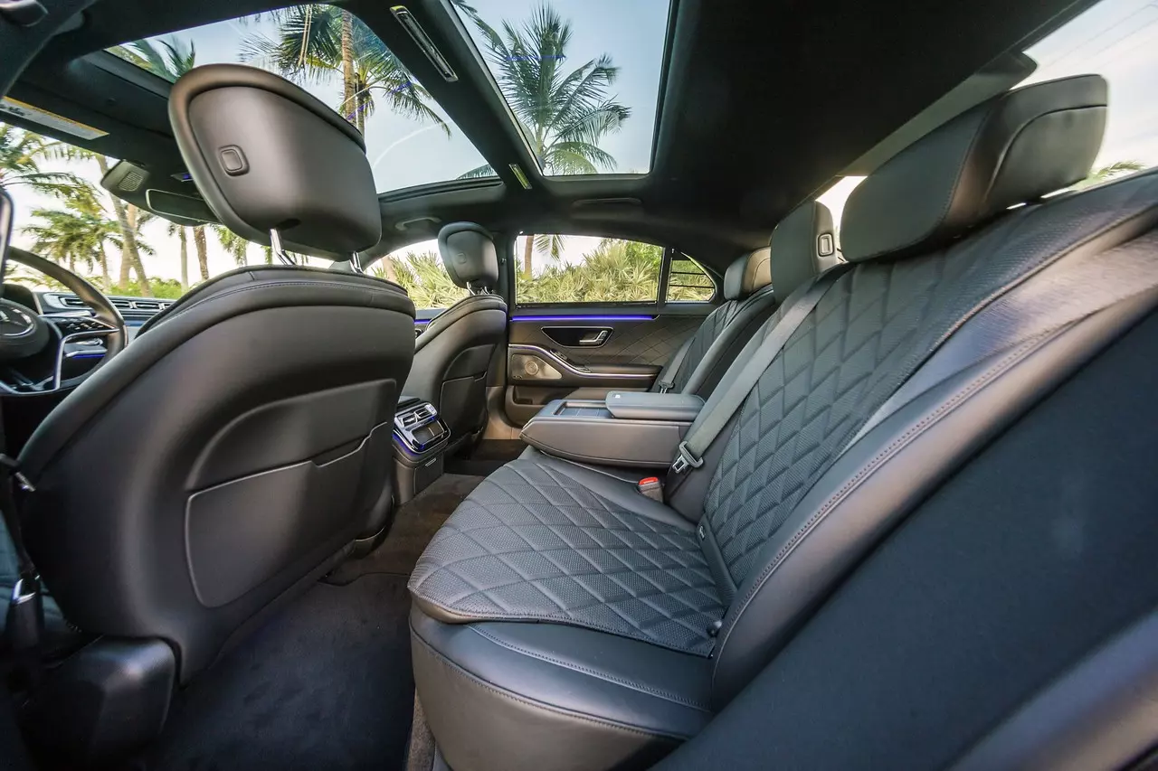 slider - American Butler