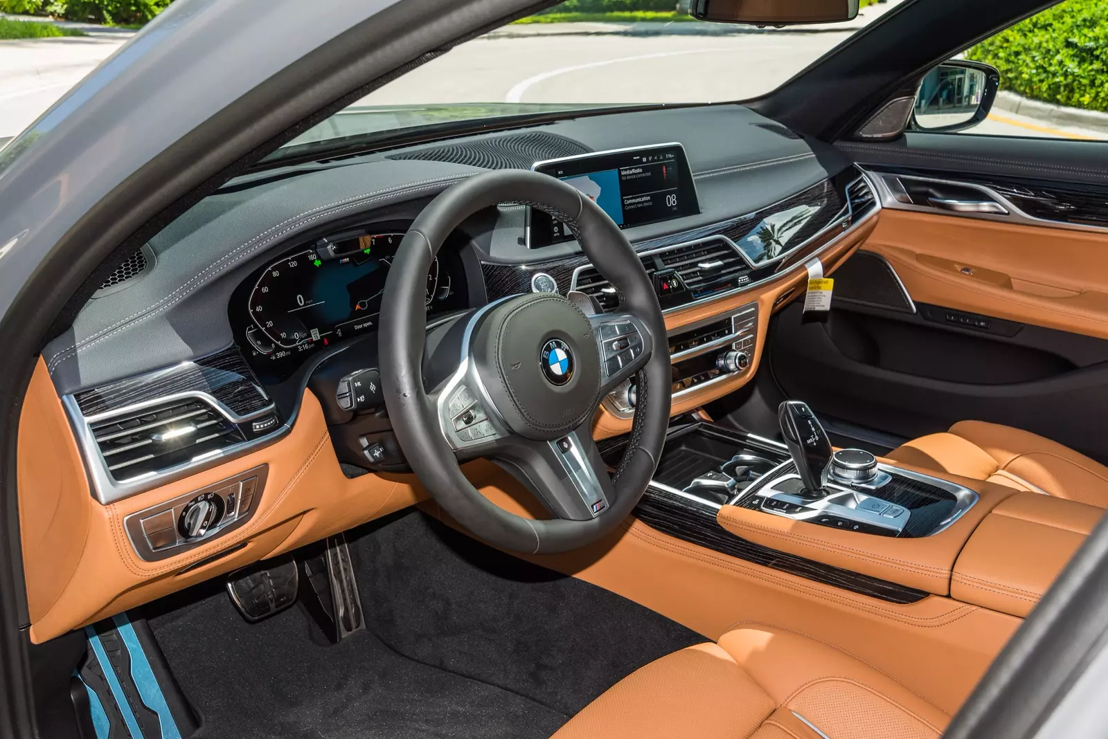 slider - American Butler