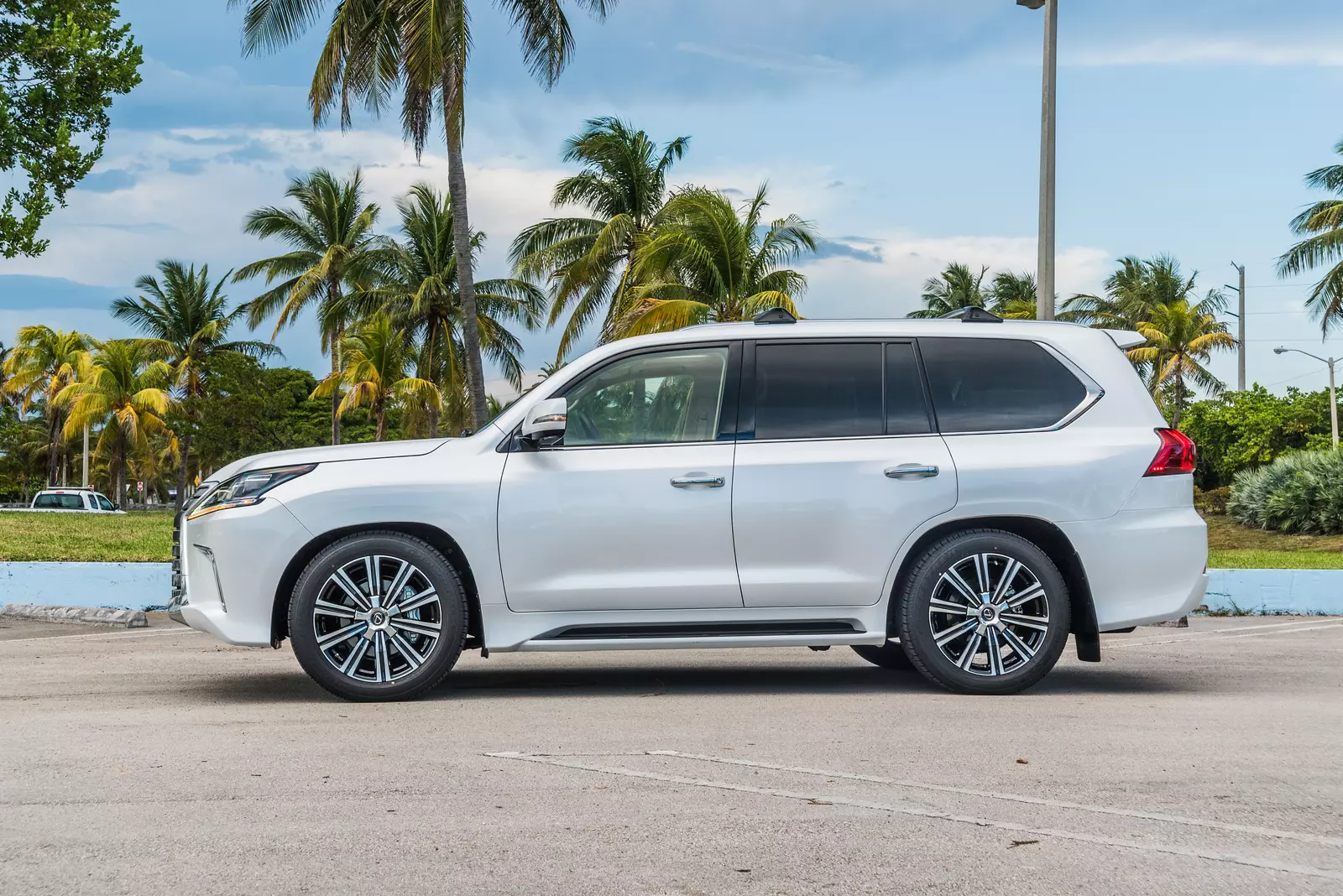 slider - American Butler