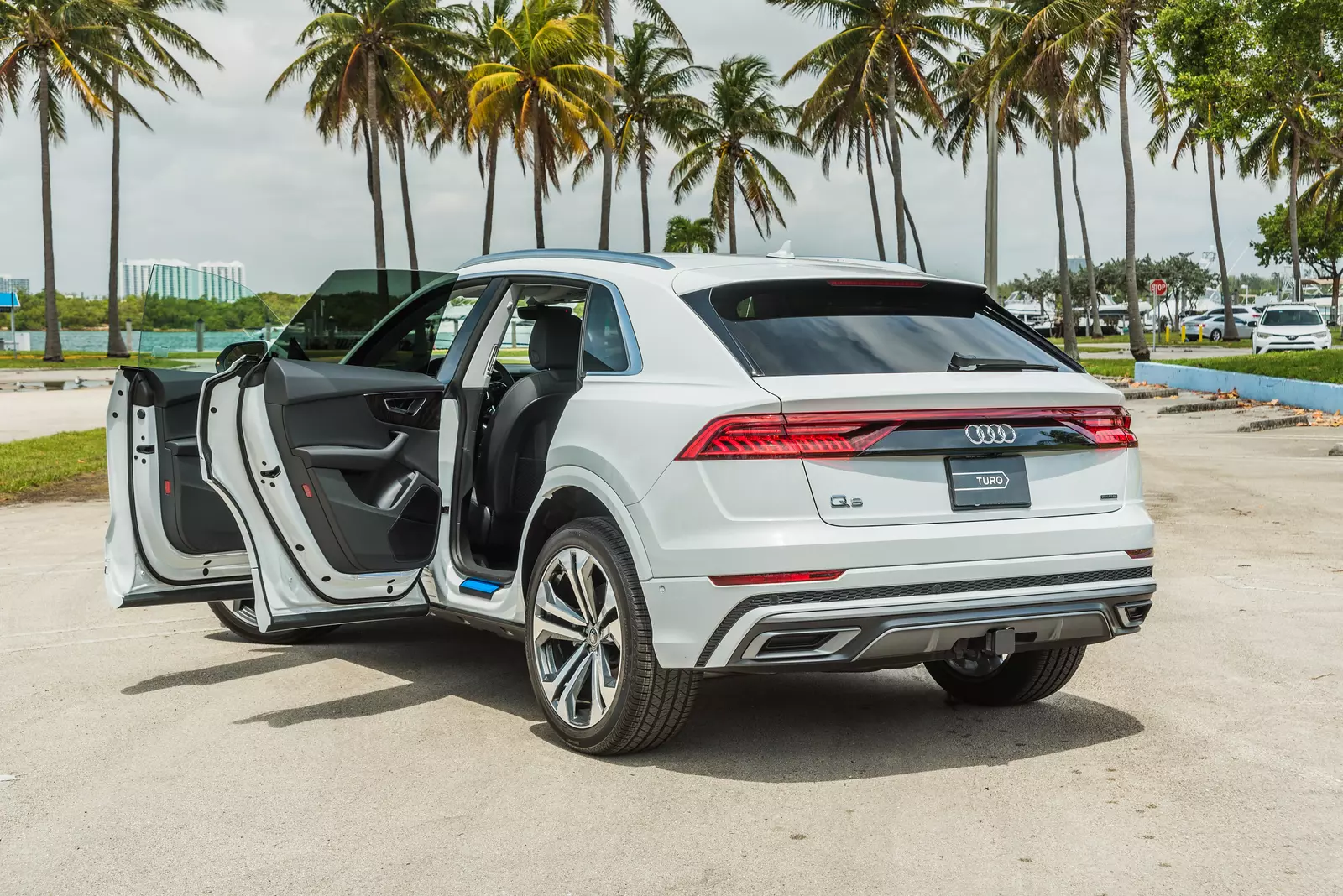 slider - American Butler