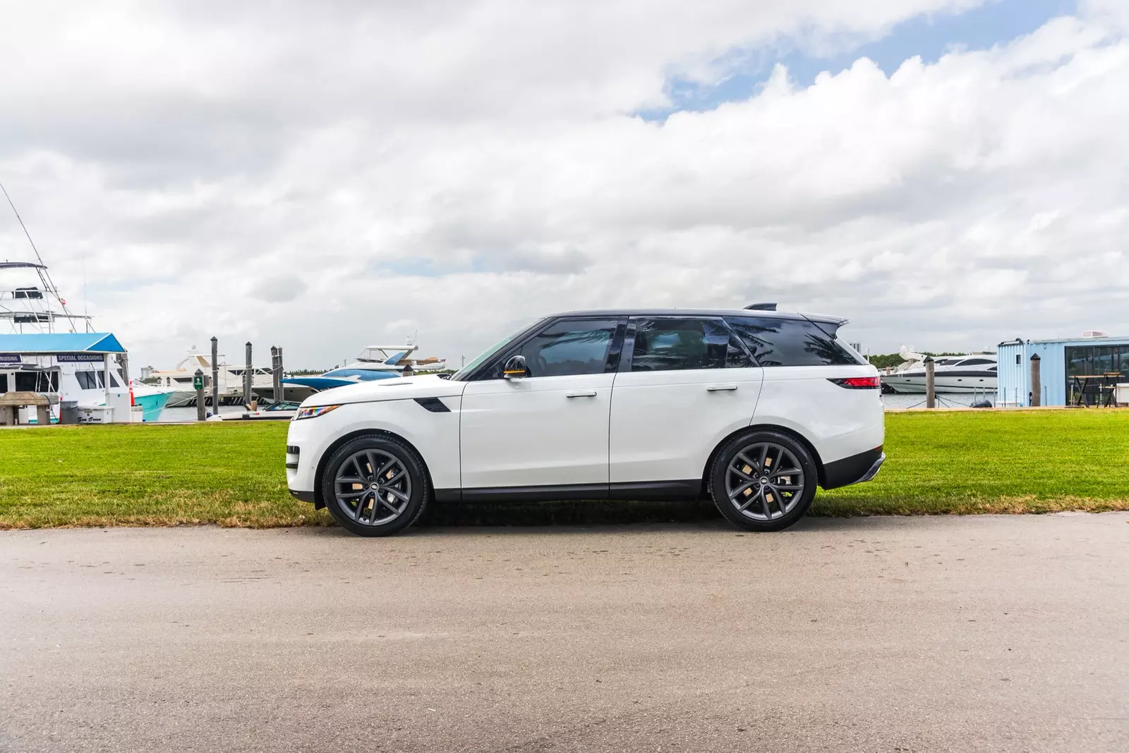 slider - American Butler