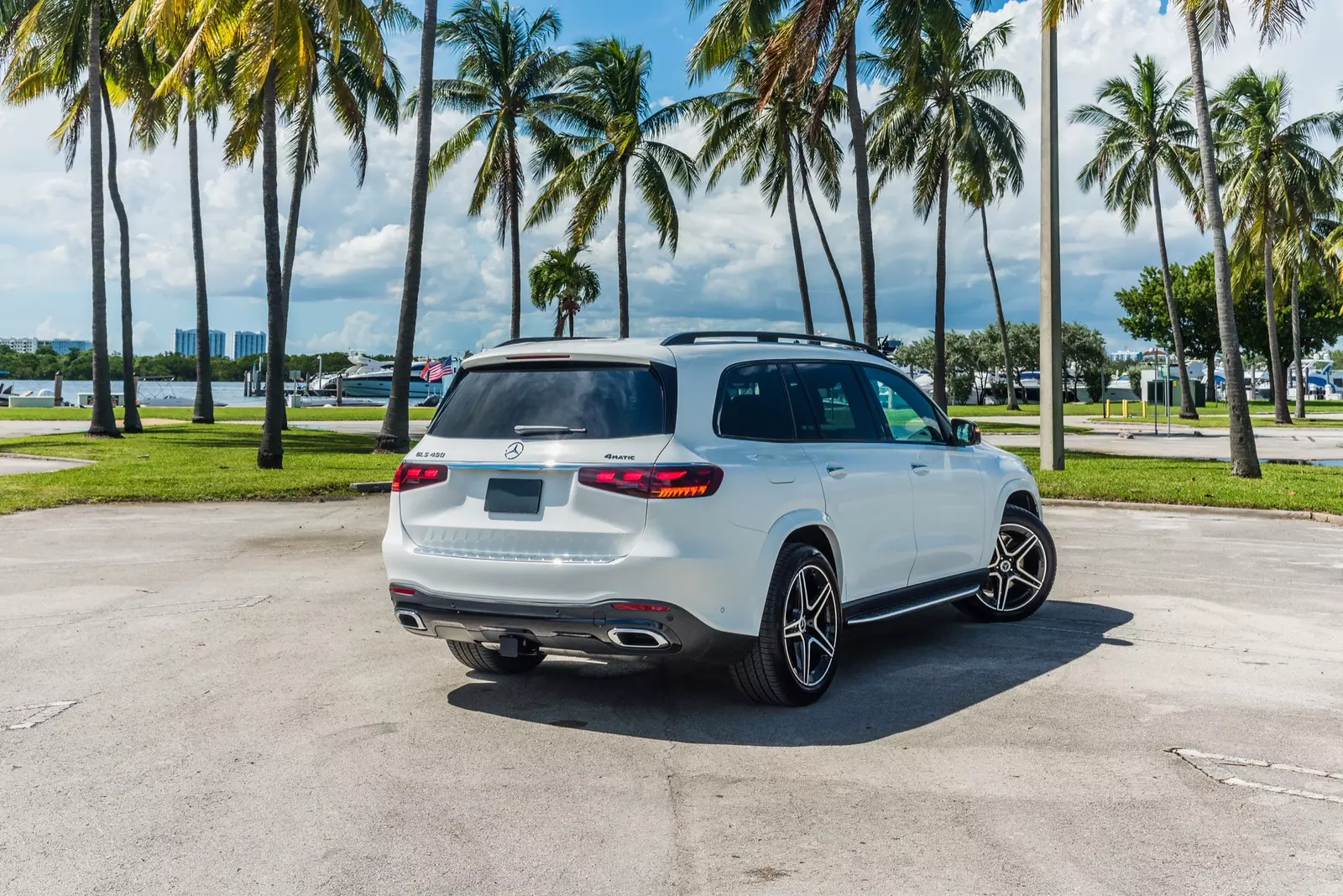 slider - American Butler