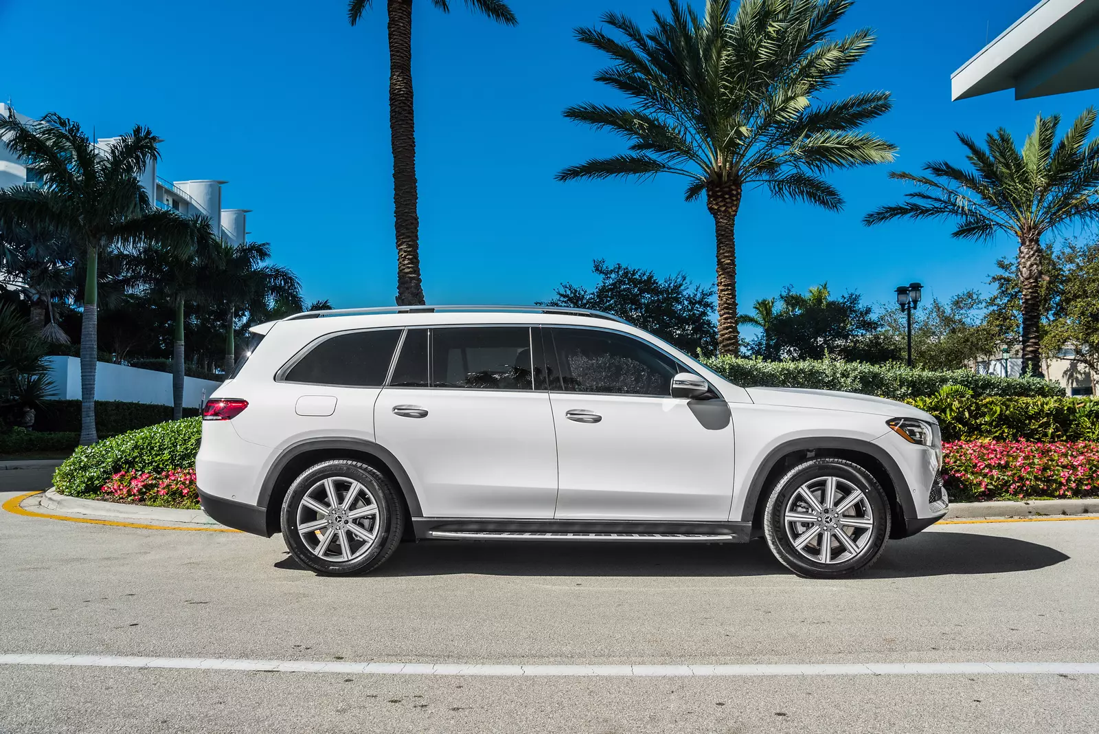 slider - American Butler