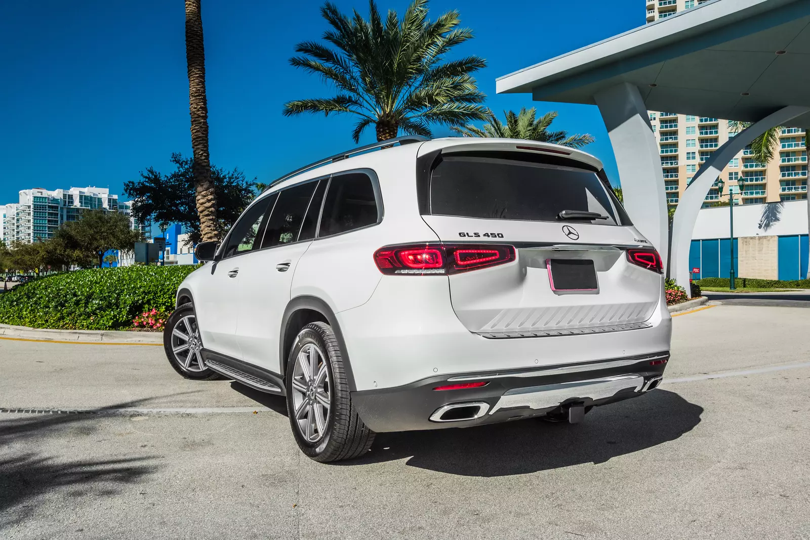 slider - American Butler