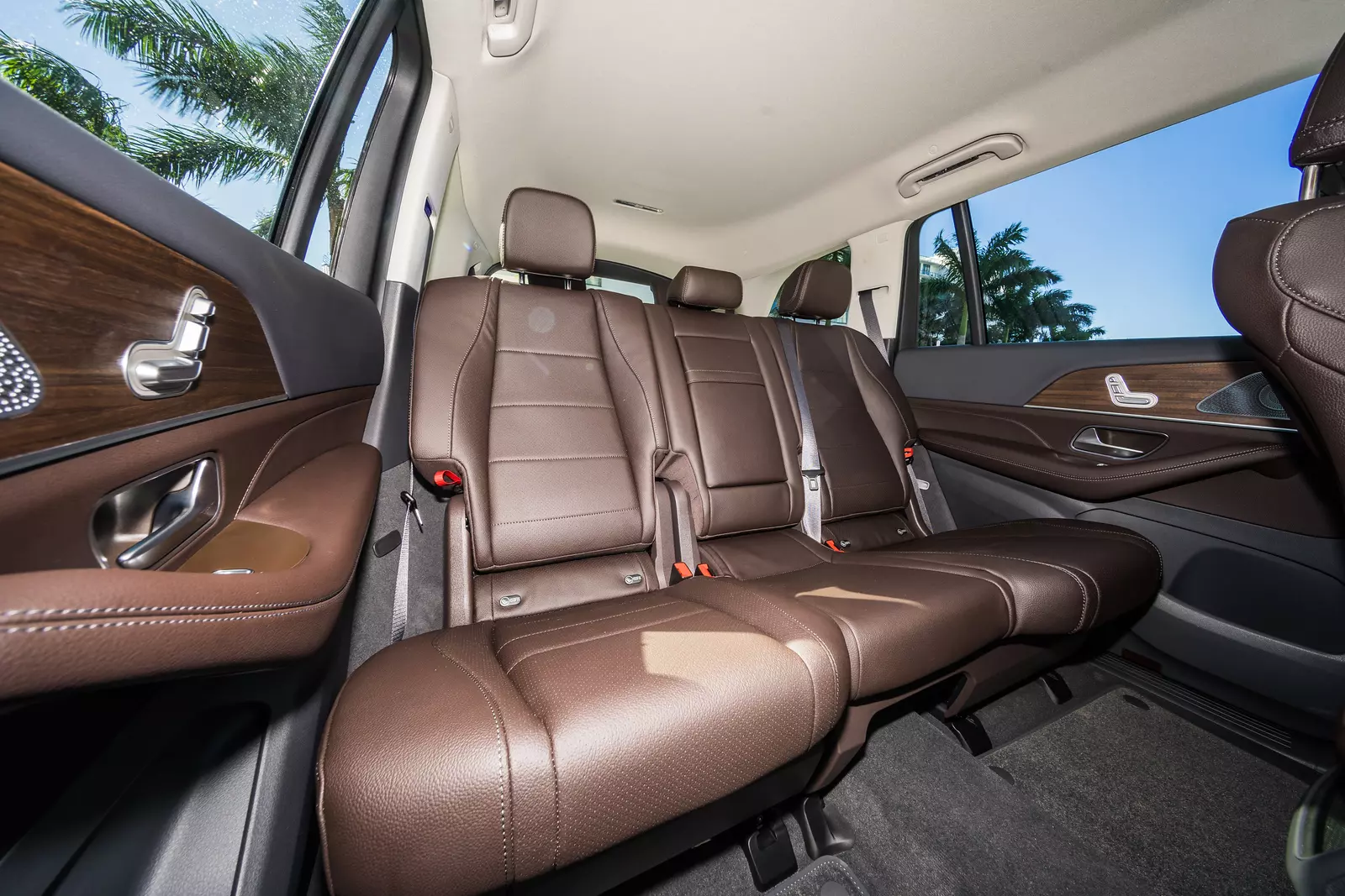 slider - American Butler