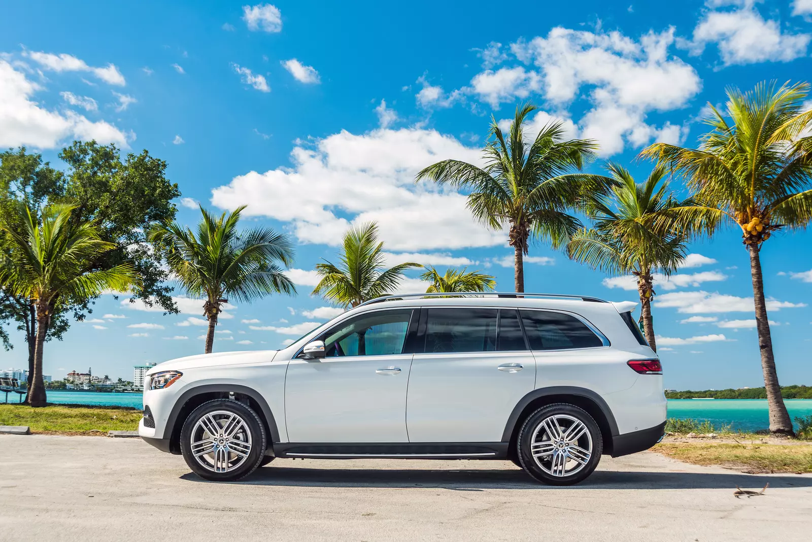 slider - American Butler