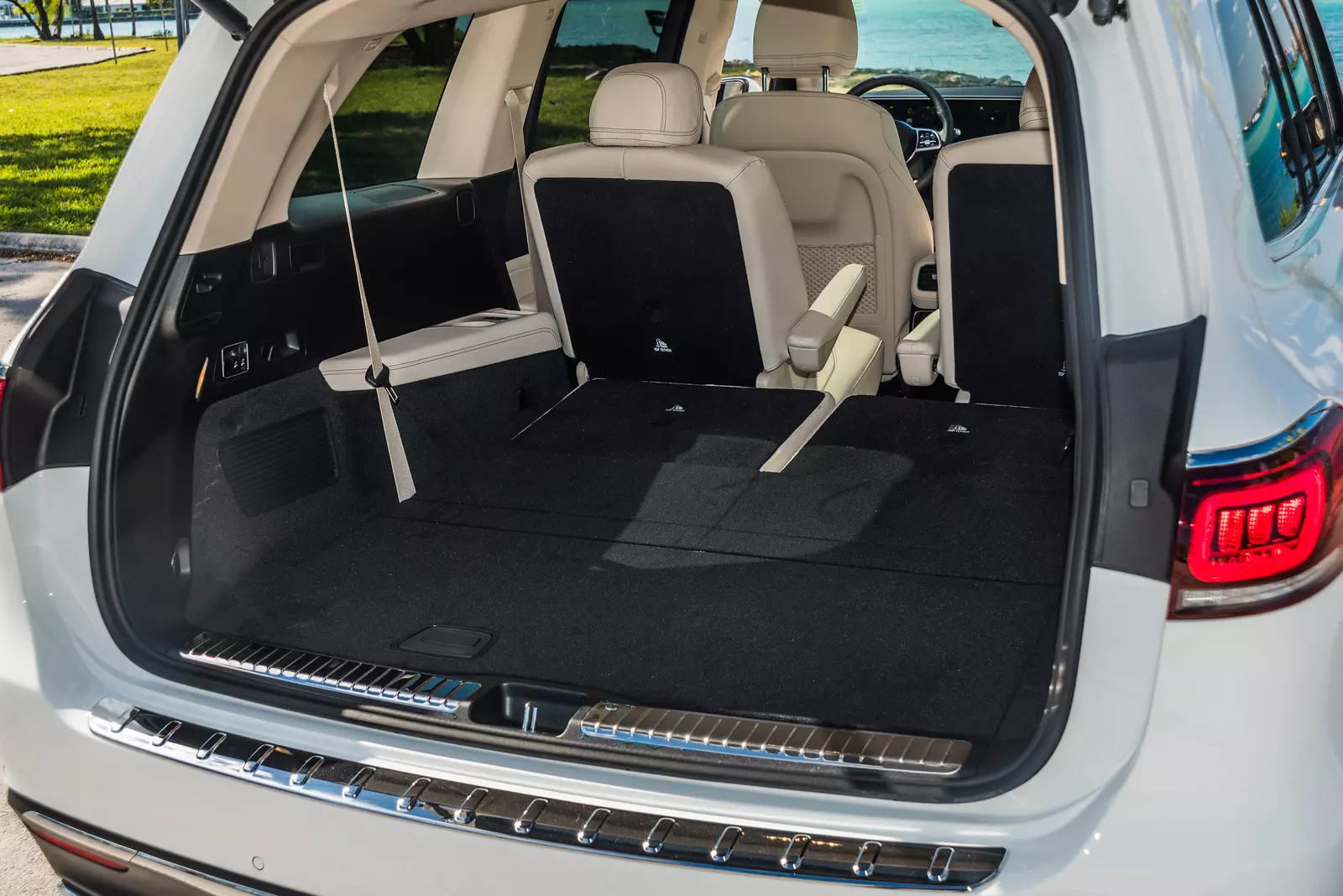 slider - American Butler