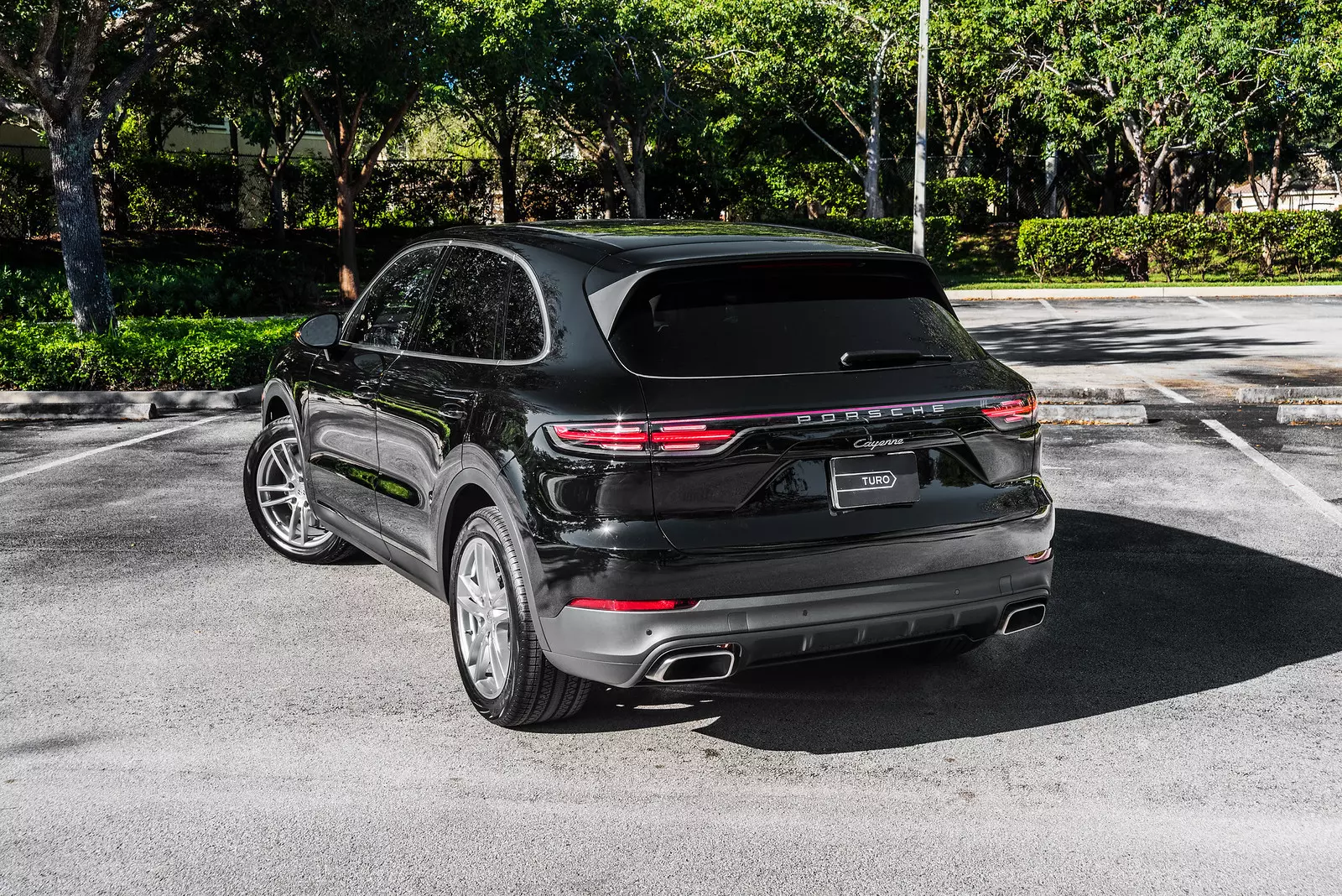 slider - American Butler