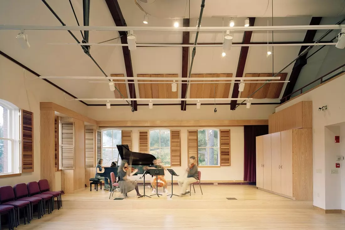 slider - American Butler