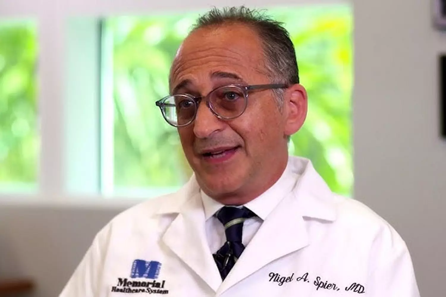 Роды с доктором Найджелом Спиаром - American Butler