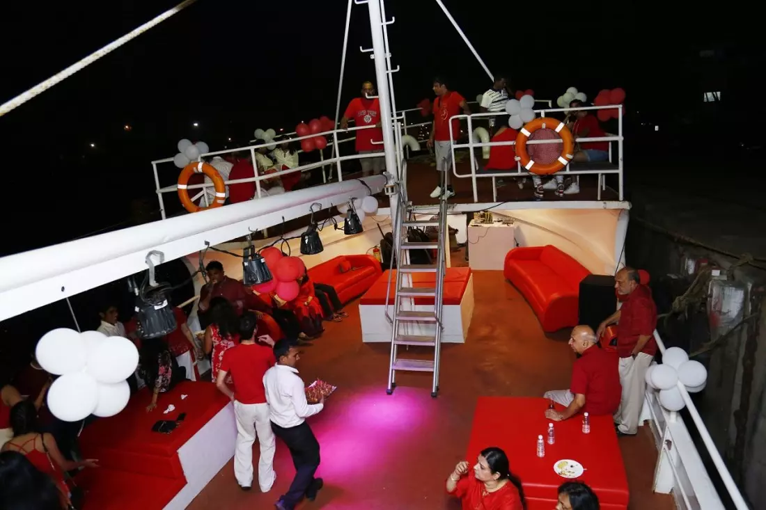 slider - American Butler