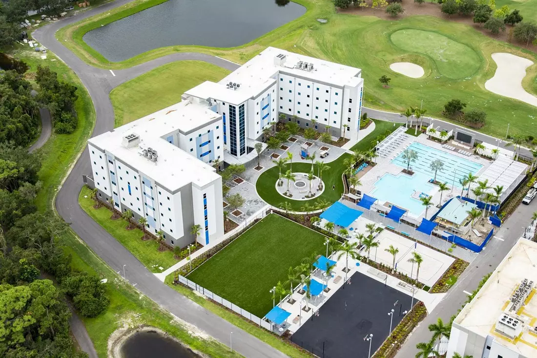 slider - American Butler