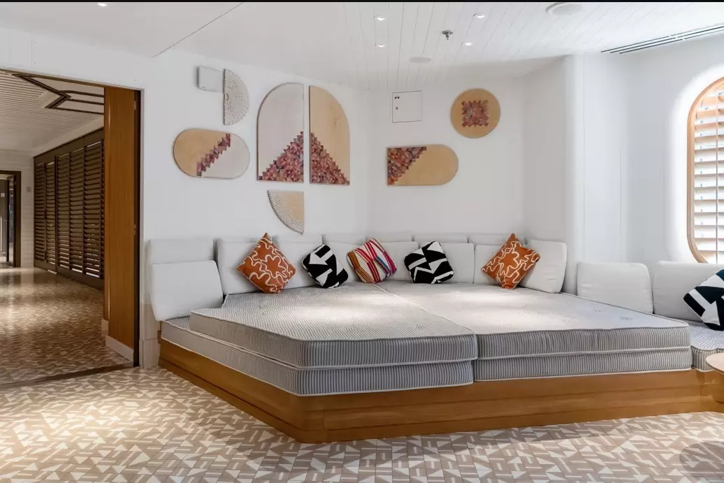 slider - American Butler