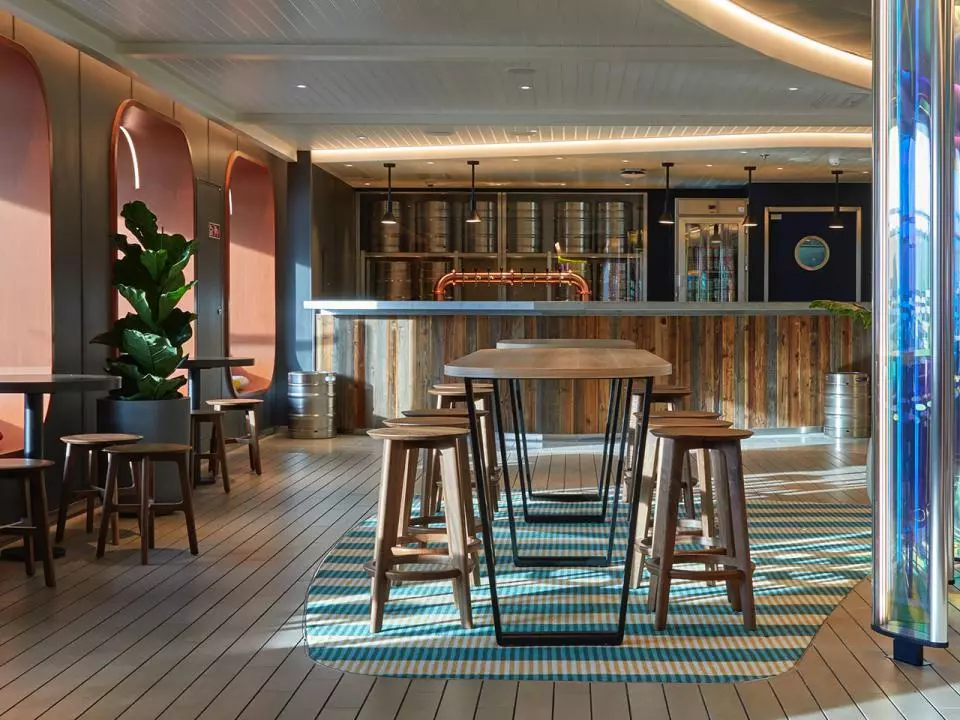 slider - American Butler