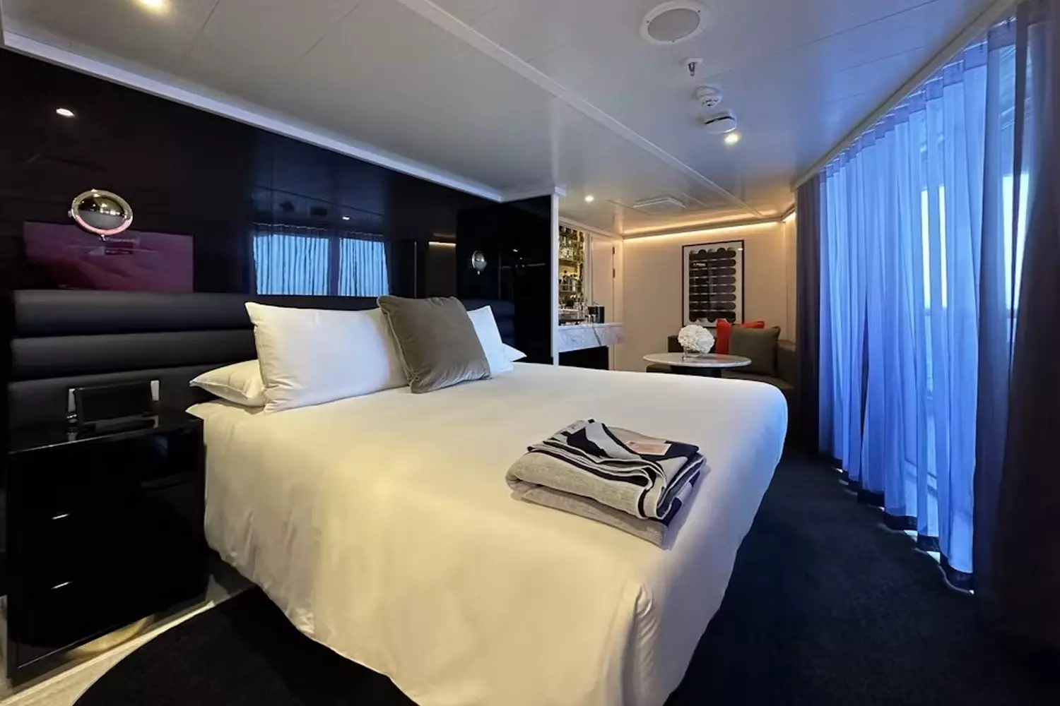 slider - American Butler