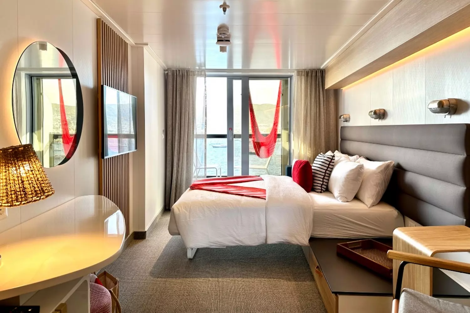 slider - American Butler