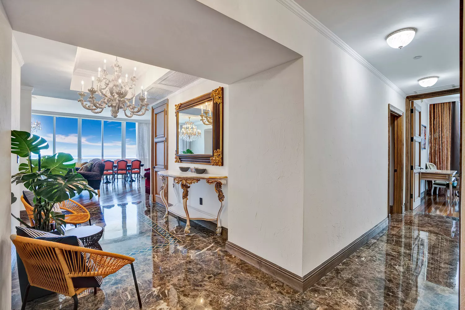 slider - American Butler