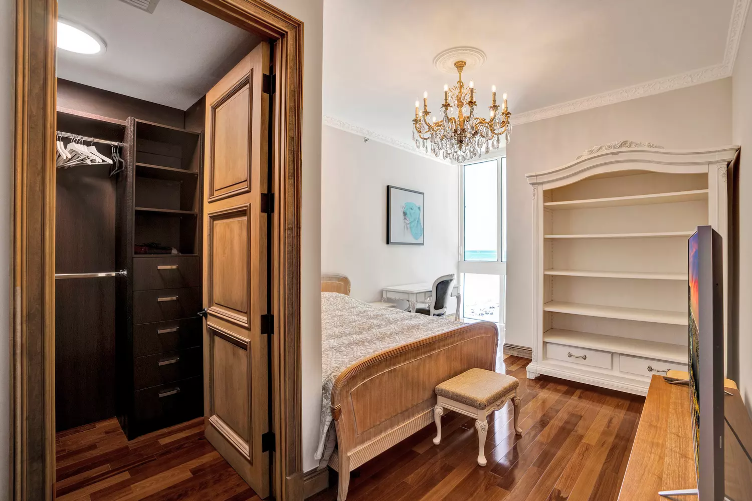 slider - American Butler